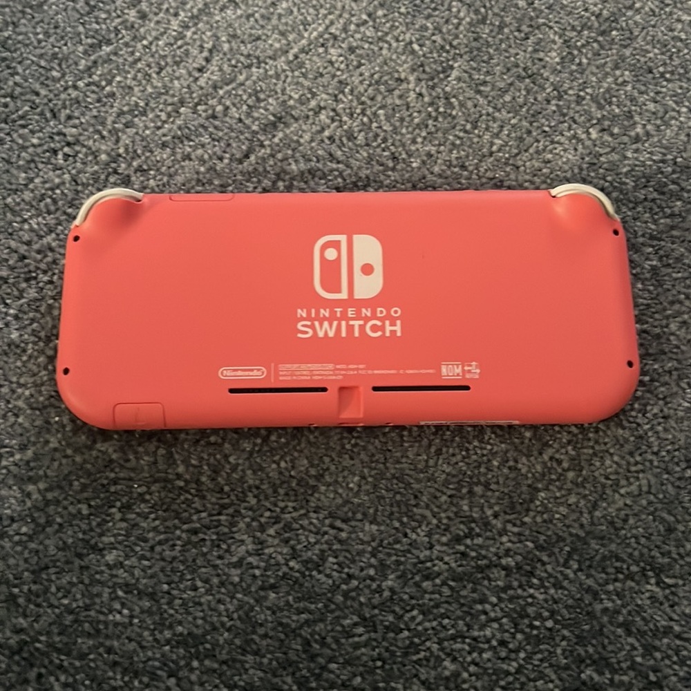 Nintendo Switch LITE - Picture 2 of 3
